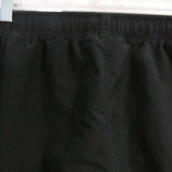 UNDER ARMOUR | medium | Loose Fit | Heat Gear | Black Exercise Shorts - Picture 11 of 16